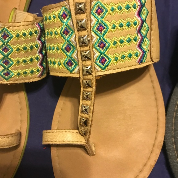 Sandals preowned but Rarely worn - Picture 3 of 3